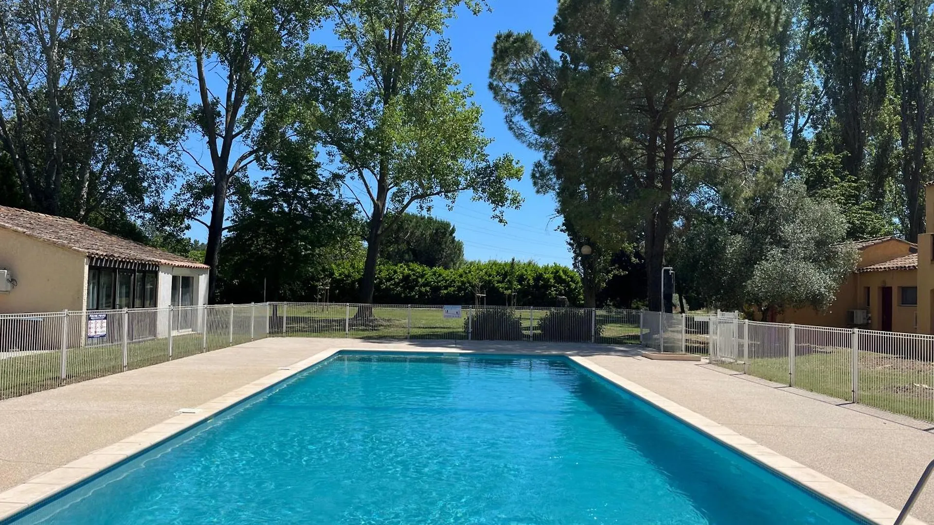 Appartement Arles Camargue 0*,  France